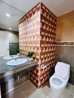 Royal Beach Condotel  condo for sale in Pratumnak